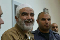 زوجة الشيخ رائد صلاح تتحدث عن مشاعر العائلة بعد إحالته إلى الحبس المنزلي